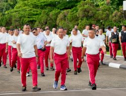 Olahraga Bersama, Panglima TNI Ajak Prajurit dan PNS TNI Jalani Pola Hidup Sehat