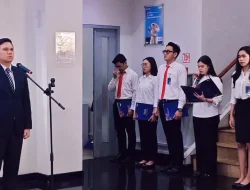 Suasana khidmat Menyelimuti Pelaksanaan Upacara Peringatan Hari Pahlawan di Gedung BRI Branch Office Hayam Wuruk.