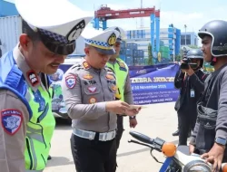 Operasi Zebra Polres Pelabuhan Priok, Polisi Tindak Pengendara Lawan Arus hingga Main HP di Jalan