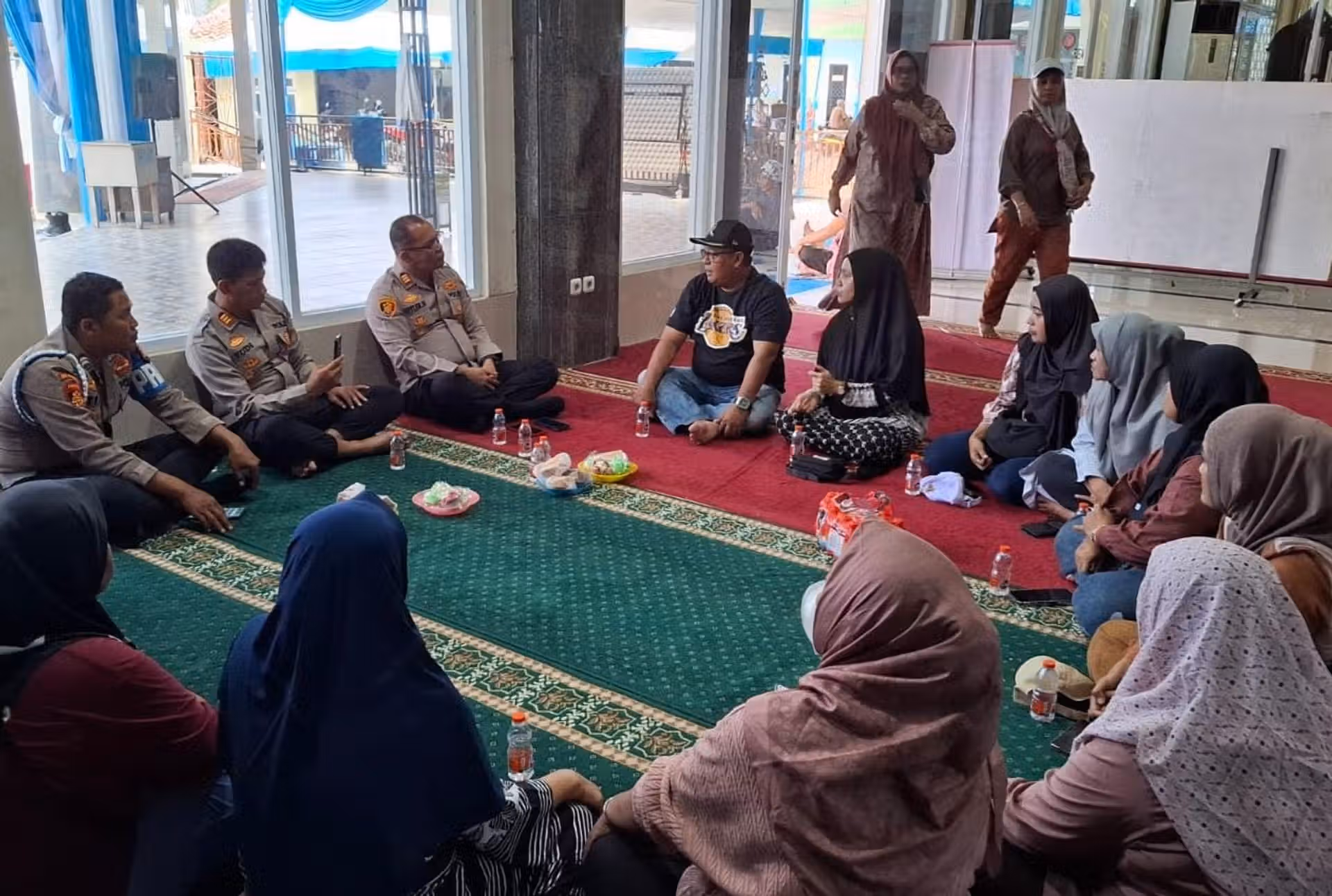 Polsek Sunda Kelapa Gelar Ngopi Kamtibmas Bersama Majelis Taklim At Taufiqul Mubarok