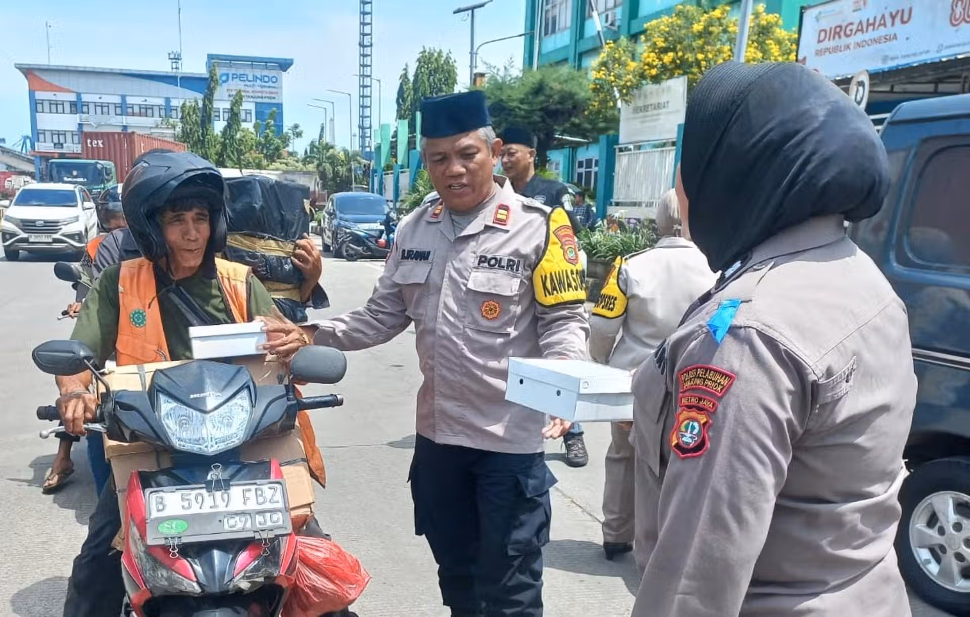 Polres Pelabuhan Tanjung Priok Gelar Jum’at Berkah Wujud Kepedulian untuk Masyarakat