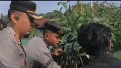 Polres Sumedang Bersama Pandawara Group Laksanakan Reklamasi Lahan Bekas Tambang di Cisitu