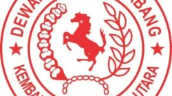 Kembang Latar DPC Jakarta Utara Berikan Donasi Sarung Ke Musholla Al ikhlas Pasar Seni Ancol