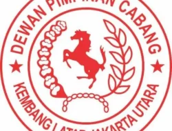 Kembang Latar DPC Jakarta Utara Berikan Donasi Sarung Ke Musholla Al ikhlas Pasar Seni Ancol