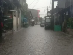 Hujan deras mengguyur wilayah Jakarta Timur dan sekitarnya.