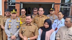 Anak Pemulung Viral Masuk Sekolah, Kapolres dan Bupati Sumedang Turun Langsung Dampingi