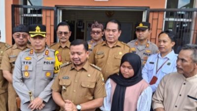 Anak Pemulung Viral Masuk Sekolah, Kapolres dan Bupati Sumedang Turun Langsung Dampingi