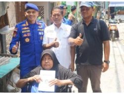 Ditpolairud Polda Metro Jaya Salurkan Bantuan Kursi Roda kepada Warga Pesisir di Muara Angke