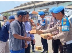 Jumat Berkah dipelabuhan Tanjung Priok : Wujud Kepedulian Polri Pererat Silaturahmi dengan Masyarakat