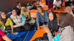Polwan Jaga Jakarta Salurkan Bantuan dan Trauma Healing untuk Korban Kebakaran Pasar Jiung