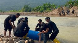 Dukung Mobilitas Warga, Satbrimob Polda Banten Revitalisasi Jembatan di Bayah