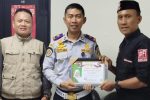 Ormas Bang Japar Silaturahmi ke Terminal Kalideres, Serahkan Piagam Penghargaan dari Fahira Idris kepada Kepala Terminal