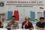 Kapolsek Reza Aditya Galang Sinergi Warga RW 07 Wijaya Kusuma, Tekan Curanmor hingga Cegah Kebakaran
