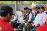 Kejar Awan Hujan Malam, Menhut Raja Antoni Minta Bandara Berau Tetap Buka