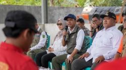 Kejar Awan Hujan Malam, Menhut Raja Antoni Minta Bandara Berau Tetap Buka