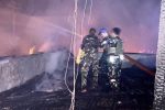 Sigap dan Humanis,…!!! Prajurit Yonif TP 904/ Gara Mata Bantu Padamkan Kebakaran di Mardingding, 8 Rumah Hangus Dilalap Si jago Merah