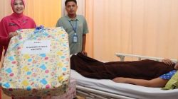Kapolres Pelabuhan Tanjung Priok Sambangi Korban Kebakaran Muara Angke di RS Duta Indah, Wujud Kepedulian Polri dan Bhayangkari