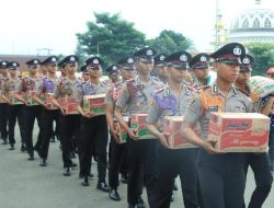 Wujudkan polri sebagai sosok yang melayani, SPN Polda Metro Jaya libatkan siswa diktuk Dalam aksi peduli warga sekitar.