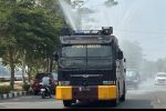 Kurangi Debu dan Dampak Karhutla, Samapta Polda Kaltara Lakukan Penyiraman Jalan