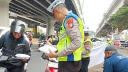 Polantas Korlantas Karib Berbagi Hadir di Samsat Jakarta Timur, Wujud Pelayanan Humanis kepada Masyarakat