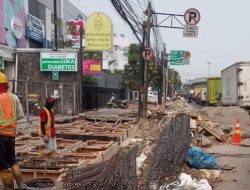 Proyek Pembangunan/Peningkatan Trotoar Dinas Bina Marga menuai kecaman Masyarakat dan Para Pengendara 
