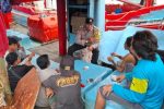 Polres Pelabuhan Tanjung Priok Tingkatkan Harkamtibmas, Polisi Sambangi ABK di Pelabuhan Muara Angke